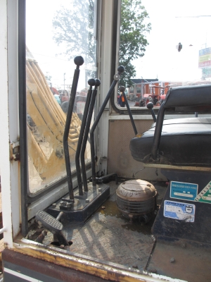 KOMATSU PC40-3 หัวเก๋ง  เก่านอก เอวแน่น ปั็มแรง สภาพพร้อมใช้ สุดๆเอาไปแบ่งกันใช้ได้เลย