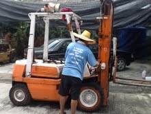 รับน้องใหม่เพิ่งเข้ามาวันนี้คะ TOYOTA 2 ตัน เสา 3 เมตร เครื้่องดีเซล ไซค์ชิบ เกียร์ออโต้ 120,000 บาท ถู๊ก ...ถูก