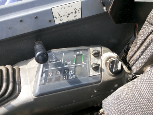 รีบด่วน ราคาเบาๆ Komatsu 128uu-2 รถนอกล้าน\%  สวยมาก  เครื่องปั้มแรงดีหมด