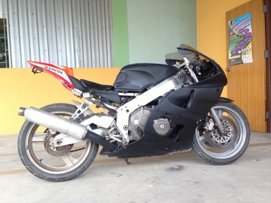 ขายCBR400RR ปี89 เครื่องแห้งๆวิ่งดี ni voy แท้ครับ (รับทำทะเบียนด้วยน่ะครับสน