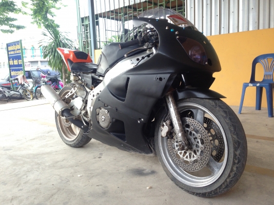 ขายCBR400RR ปี89 เครื่องแห้งๆวิ่งดี ni voy แท้ครับ (รับทำทะเบียนด้วยน่ะครับสน