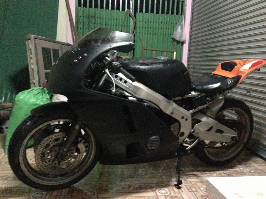 ขายCBR400RR ปี89 เครื่องแห้งๆวิ่งดี ni voy แท้ครับ (รับทำทะเบียนด้วยน่ะครับสน