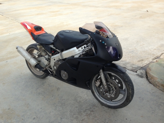 ขายCBR400RR ปี89 เครื่องแห้งๆวิ่งดี ni voy แท้ครับ (รับทำทะเบียนด้วยน่ะครับสน