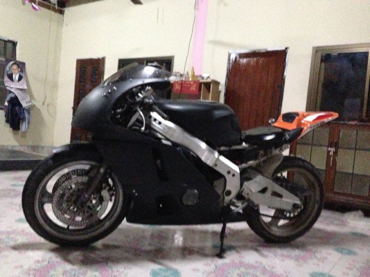 ขายCBR400RR ปี89 เครื่องแห้งๆวิ่งดี ni voy แท้ครับ (รับทำทะเบียนด้วยน่ะครับสน