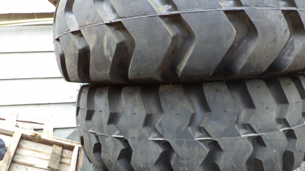 ยางรถตักทุกขนาด+กะทะล้อรถตักทุกรุ่นครับ