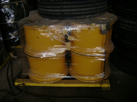 ยางรถตักทุกขนาด+กะทะล้อรถตักทุกรุ่นครับ