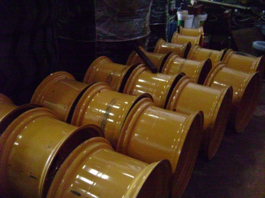 ยางรถตักทุกขนาด+กะทะล้อรถตักทุกรุ่นครับ