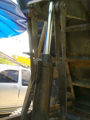 ขายดาวน์ หกล้อดั้ม ไดน่า 350