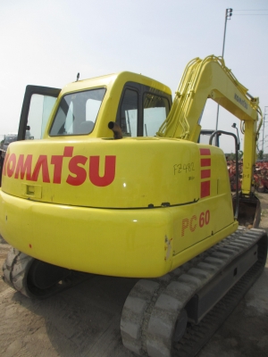 KOMATSU PC60-7  เก่านอก เอวแน่น ปั็มแรง สภาพพร้อมใช้ สุดๆเอาไปแบ่งกันใช้ได้เลยครับ   น้องร็อค จัดหั้ย สนใจโทร สอบถามได้ 081-8535656