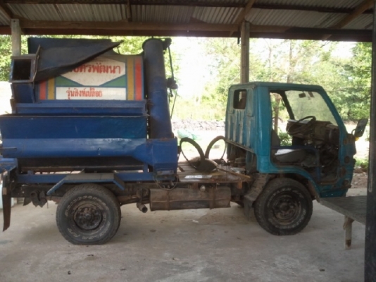 ขายรถนวดข้าว toyota