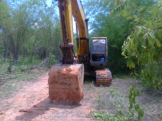 ขาย รถขุด KOBELCO SK200 M3 แรงขุดดี เดินแรงทั้งสองข้าง ทำงานไว ได้ทั้งวัน เครื่องเดิม ปั้มเดิม เอวแน่น ใบแทรคสวยทุกใบ รอลเล่อร์ดี ทุกลูก.