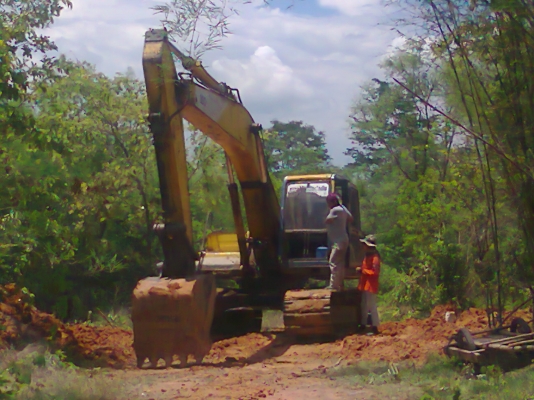 ขาย รถขุด KOBELCO SK200 M3 แรงขุดดี เดินแรงทั้งสองข้าง ทำงานไว ได้ทั้งวัน เครื่องเดิม ปั้มเดิม เอวแน่น ใบแทรคสวยทุกใบ รอลเล่อร์ดี ทุกลูก.