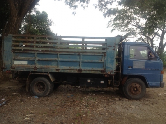 ขายรถNPRดั้มพ์ห้างแห้งๆ(ไม่เคยอาบน้ำทำสี)  จอดเก็บในโกดัง