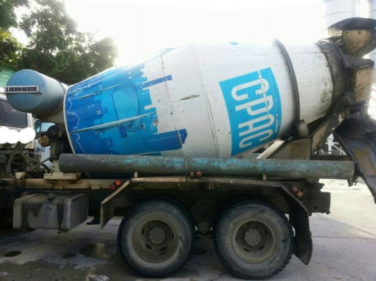 รถนิสสัน 10 ล้อ โม่ปูน  320 แรงม้า ปี 49  สนใจติดต่อ 081 - 6079515