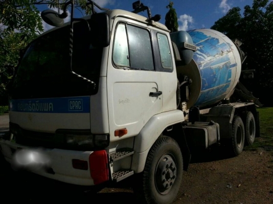 รถนิสสัน 10 ล้อ โม่ปูน  320 แรงม้า ปี 49  สนใจติดต่อ 081 - 6079515