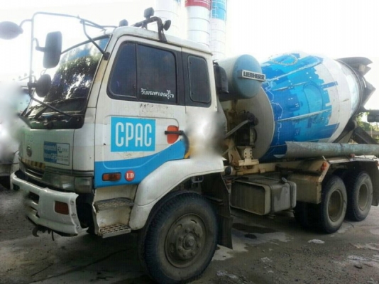 รถนิสสัน 10 ล้อ โม่ปูน  320 แรงม้า ปี 49  สนใจติดต่อ 081 - 6079515