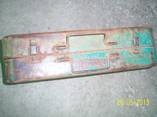 กล่องเหล็กพร้อมสว่าน