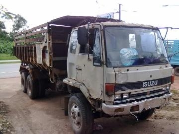 รถอิซูซุ 10 ล้อดั้ม 240 แรงม้า  ( หัวขาว )  สนใจติดต่อ 081 - 6079515