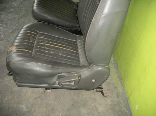 ขาย เบาะ nissan nv