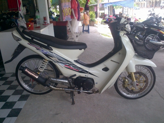 ขาย!เวฟ100 จัดสภาพ  รถแต่งสวยเครื่องเดิมแน่นๆ ปั๊มดิสแมมโบ้ ท่อสูตเอ็นโดล้าน ล้อเงินคู่ ปี46 รถเครื่องเดิมแน่นๆ  พร้อมใช้ ทะเบียน+เอกสารโอน ภาษี52