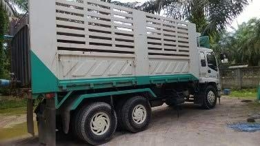 รถอิซูซุ 10 ล้อดั้ม 200 แรงม้า ปี 50  สนใจติดต่อ 081 - 6079515