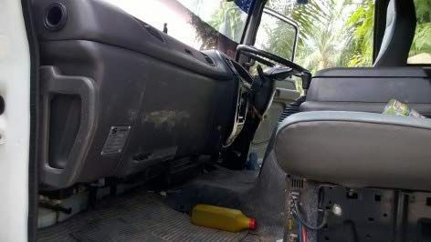 รถอิซูซุ 10 ล้อดั้ม 200 แรงม้า ปี 50  สนใจติดต่อ 081 - 6079515