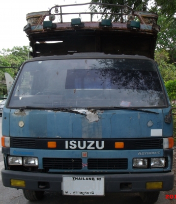 ขาย 6 ล้อ ISUZU NPR 115แรง (เป็น120ลงแล่มเรียบร้อยแล้ว)ยาว 4.5 จดทะเบียนปี 31ใช้มือเดียว ชื่อเดียว ออกจากห้าง บรรทุกได้สูงสุด10ตันน่ะ ขาย4แสน2 ติดต่อพนักงานขายสุดหล่อ(อิอิ) 084 9927529 077 287046 อีแมวก็มีน่ะ prutya77@gmail.com