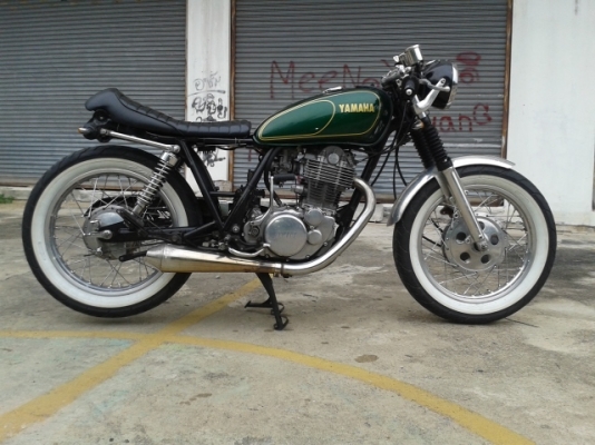 ขาย Sr 400 สวยๆ แต่ง คาเฟ่ คาบูลูกชัก ต่อรองได้คับ