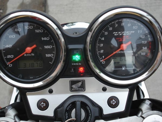 ((ลดกระหน่ำ)) CB400sf V-TEC 2 ปี2002 สภาพสวย แทพ ท่อไทเทเสียงโหดๆคับอินวอย+สรรพสารมิตร