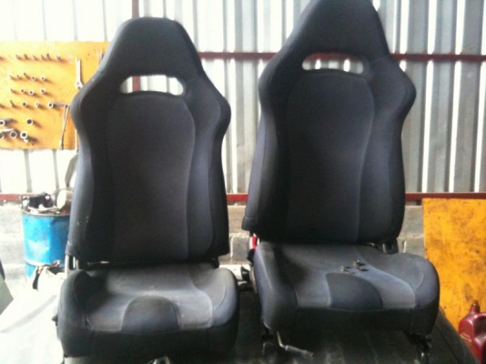 ขายเบาะแท้ SUBARU ไม่ทราบรุ่นเก่าญี่ปุนพร้อมราง ไม่ขาดสภาพกริ๊บ