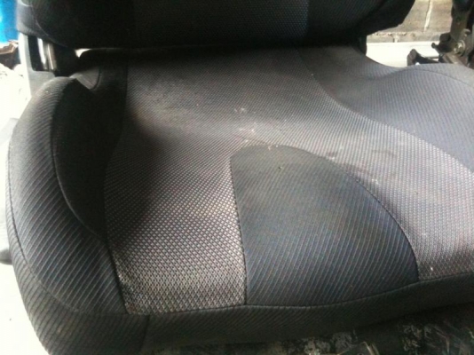 ขายเบาะแท้ SUBARU ไม่ทราบรุ่นเก่าญี่ปุนพร้อมราง ไม่ขาดสภาพกริ๊บ