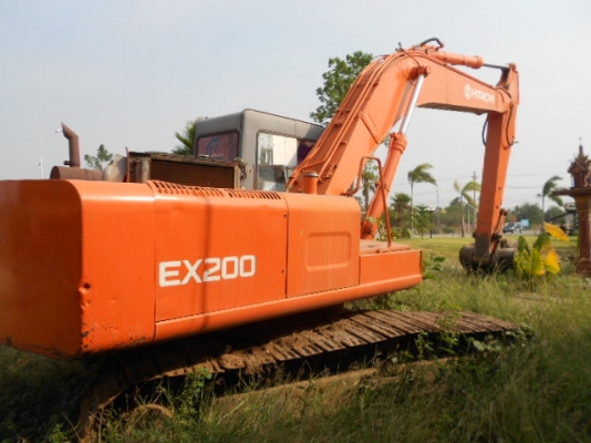 hitachi-ex200-1