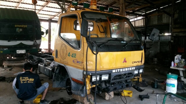 หกล้อ มิตซู รถหลวง 50,000 km. อุปกรณครบ เชคช่วงล่างอยู่ หกล้อ มิตซู รถหลวง 50,000 km. อุปกรณครบ เชคช่วงล่างอยู่