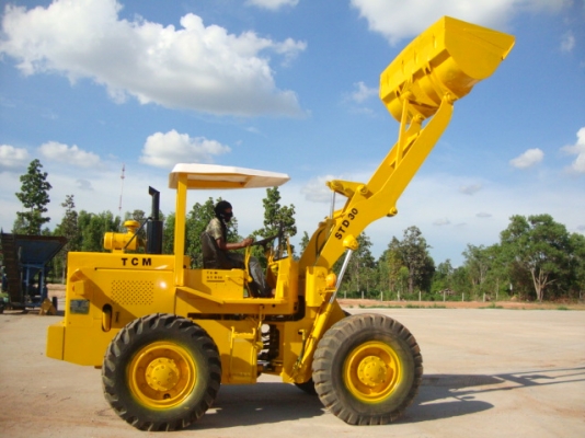 ขายรถตัก TCM รุ่น STD 30 เอวอ่อน ขายรถตัก TCM รุ่น STD 30 เอวอ่อน