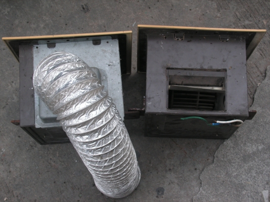 โคมพัดลมดูดอากาศเนชั่นเนล2ตัว1500บาท(ลูกค้าเก่าครับพี่ที่อยู่ออเงินรับไปดูเเลต่อแล้วครับ)