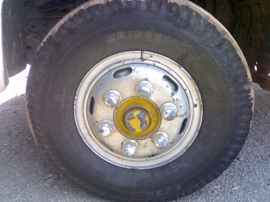 ขายHINO KM777 เครื่อง117แรงดั๊ม ช่วงล่างเอฟ หน้าหลัง มีแอร์ กะบะปิเนียม