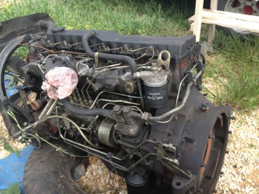 ขายเครื่องยนต์ อิซูซุ  195 แรงม้า  สนใจติดต่อ 081 - 6079515