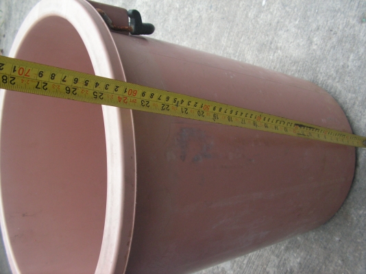 ถังพลาสติกสีเเดง3ใบ ถังพลาสติกสีเเดง3ใบ