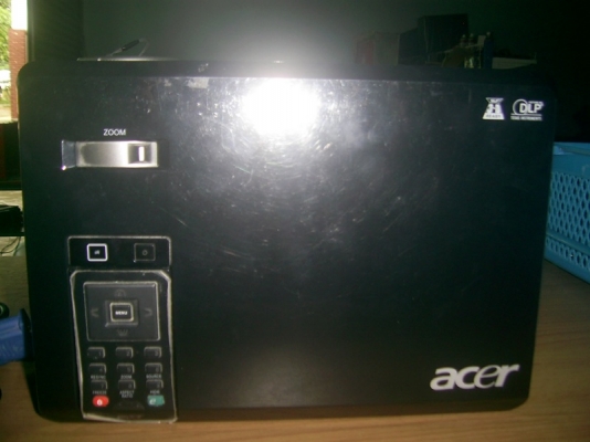 ขาย เครื่องฉายโปรเจคเตอร์ 3D acer