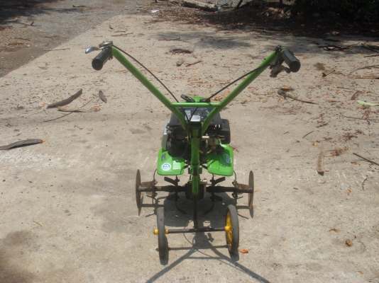 รถพรวนดิน รถพรวนดิน