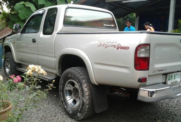TOYOTA HILUX TIGER EXTRACAB 3.0 EFi MT 4WD ปี 44 รถบ้านภาพดีเดิมๆ ไม่เคยมีอุบัติเหตุหนักเลยพร้อมใช้งาน เครื่องแห้งแรงดี ภายในเก๋งคอนโซลสวยครบพร้อม CD ABS แอร์ พ.เพาเวอร์ ก.ไฟฟ้า กระบะปูพื้นยางลายเนอร์ ช่วงล่างแน่นหนึบ ระบบขับเคลื่อนสี่ล้อพร้อมใช้งานได้เลย
