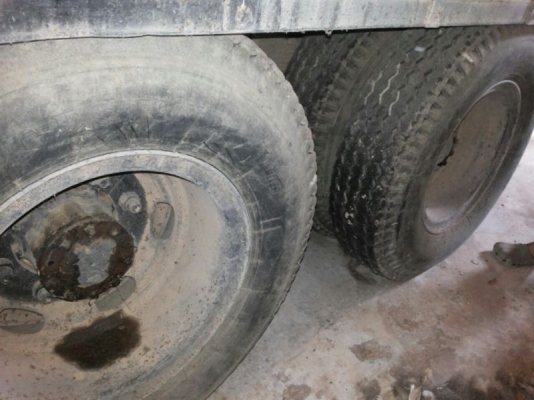 รถฮีโน่ 10 ล้อ ท้ายลาด 220 แรงม้า / แบคโฮ SUMITOMO 200  ( ขายคู่ )  สนใจติดต่อ 081 - 6079515