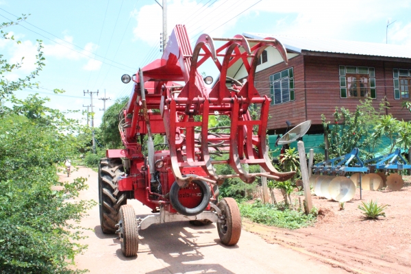 ขายรถคีบอ้อย คีบใหม่ปี 55