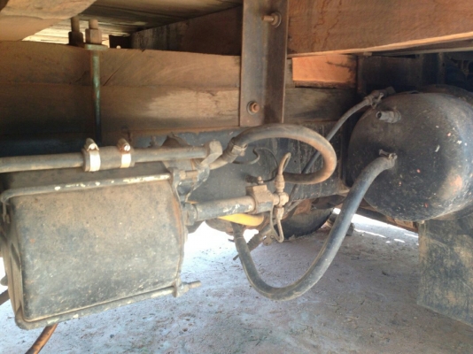 ขาย 6ล้อช่วงยาว ISUZU ROCKY165  เครื่องเดิม6BD1 165 HP แห้งดีติดง่ายไม่หลวม เกียร์ดี ช่วงล่างใหญ่ คัสซีสวยมาก ไม่ผุไม่บวมไม่ดาม เฟืองท้ายใหญ่ FUSO กระบะพื้นเหล็กคอกเหล็กแข็งแรง ยาว5.5ม.หัวนอก บางสีดี มีตำหนิจิ้มมานิดนึง ภายในดี คอนโซลครบ ยาง900 ดี6เส้น พร