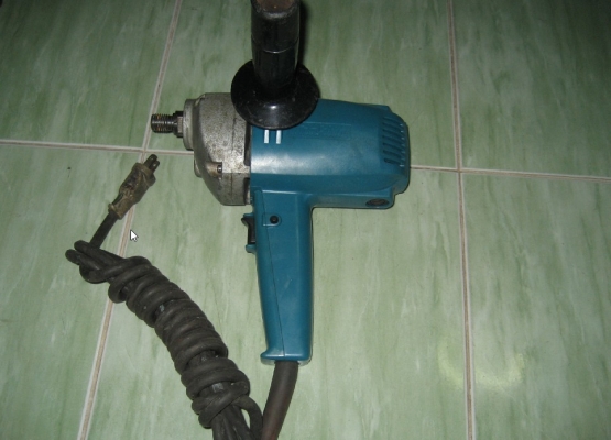 ขายด่วนสว่านขัดสี Makita รุ่น 9218BL Japan แท้แน่นอนคับ ขายด่วนสว่านขัดสี Makita รุ่น 9218BL Japan แท้แน่นอนคับ