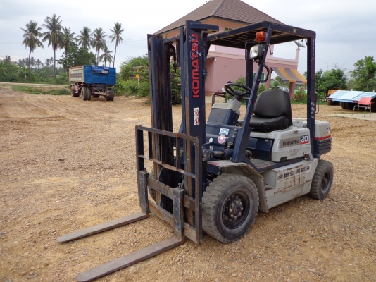 ขายรถยก KOMATSU FG 20-11 เครื่องเบนซิน ติดต่อคุณยุทธิ์ โทร. 081-9870866 คุณจิ๊ด โทร. 089-7949488