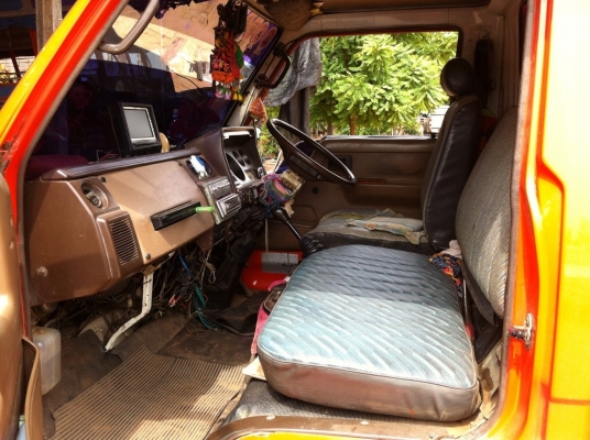 TOYOTA DYNA 115 HP รถบรรทุก 6 ล้อ กระบะมีหลังคาโดยสารความยาว 4.30 เมตรสภาพสวย เครื่องแห้งแรงดีไม่มีเยิ้มเลย ภายในเก๋งคอนโซลสวยครบพร้อม เครื่องเสียง+จอ พวงมาาเวอร์ ช่วงล่างใหญ่คัชซีสวยไม่มีดาม ยาง 8.25 ขอบ 16 สภาพดี 70\% พร้อมใช้งาน TOYOTA DYNA 115 HP รถบรรทุก 6 ล้อ กระบะมีหลังคาโดยสารความยาว 4.30 เมตรสภาพสวย เครื่องแห้งแรงดีไม่มีเยิ้มเลย ภายในเก๋งคอนโซลสวยครบพร้อม เครื่องเสียง+จอ พวงมาาเวอร์ ช่วงล่างใหญ่คัชซีสวยไม่มีดาม ยาง 8.25 ขอบ 16 สภาพดี 70\% พร้อมใช้งาน