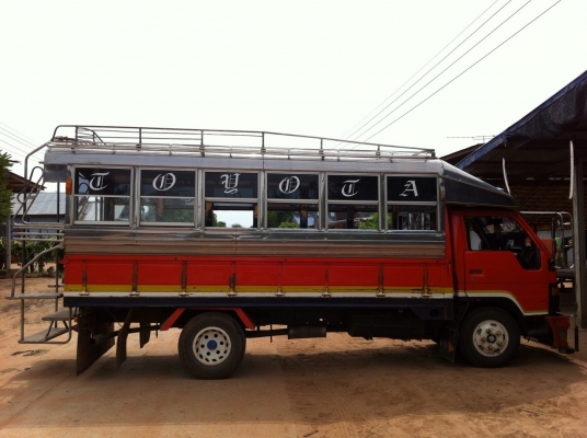 TOYOTA DYNA 115 HP รถบรรทุก 6 ล้อ กระบะมีหลังคาโดยสารความยาว 4.30 เมตรสภาพสวย เครื่องแห้งแรงดีไม่มีเยิ้มเลย ภายในเก๋งคอนโซลสวยครบพร้อม เครื่องเสียง+จอ พวงมาาเวอร์ ช่วงล่างใหญ่คัชซีสวยไม่มีดาม ยาง 8.25 ขอบ 16 สภาพดี 70\% พร้อมใช้งาน TOYOTA DYNA 115 HP รถบรรทุก 6 ล้อ กระบะมีหลังคาโดยสารความยาว 4.30 เมตรสภาพสวย เครื่องแห้งแรงดีไม่มีเยิ้มเลย ภายในเก๋งคอนโซลสวยครบพร้อม เครื่องเสียง+จอ พวงมาาเวอร์ ช่วงล่างใหญ่คัชซีสวยไม่มีดาม ยาง 8.25 ขอบ 16 สภาพดี 70\% พร้อมใช้งาน