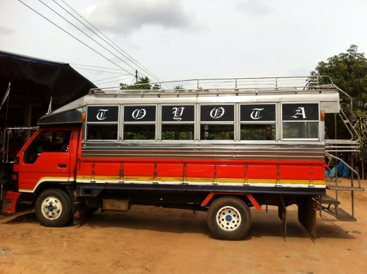 TOYOTA DYNA 115 HP รถบรรทุก 6 ล้อ กระบะมีหลังคาโดยสารความยาว 4.30 เมตรสภาพสวย เครื่องแห้งแรงดีไม่มีเยิ้มเลย ภายในเก๋งคอนโซลสวยครบพร้อม เครื่องเสียง+จอ พวงมาาเวอร์ ช่วงล่างใหญ่คัชซีสวยไม่มีดาม ยาง 8.25 ขอบ 16 สภาพดี 70\% พร้อมใช้งาน TOYOTA DYNA 115 HP รถบรรทุก 6 ล้อ กระบะมีหลังคาโดยสารความยาว 4.30 เมตรสภาพสวย เครื่องแห้งแรงดีไม่มีเยิ้มเลย ภายในเก๋งคอนโซลสวยครบพร้อม เครื่องเสียง+จอ พวงมาาเวอร์ ช่วงล่างใหญ่คัชซีสวยไม่มีดาม ยาง 8.25 ขอบ 16 สภาพดี 70\% พร้อมใช้งาน