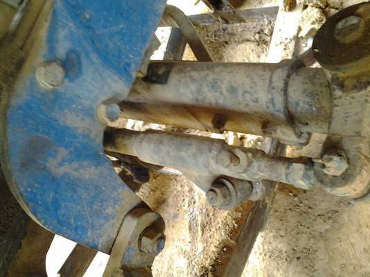 ขายรถแทรกเตอร์ ฟอร์ด 6610 อุปกรณ์ 3 อย่าง พร้อมเล่มทะเบียน